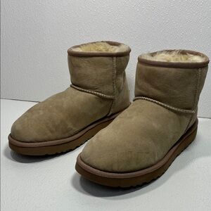 UGG Women’s 40:40:40 40th Anniversary Special Edition Boots Size 10 1100395